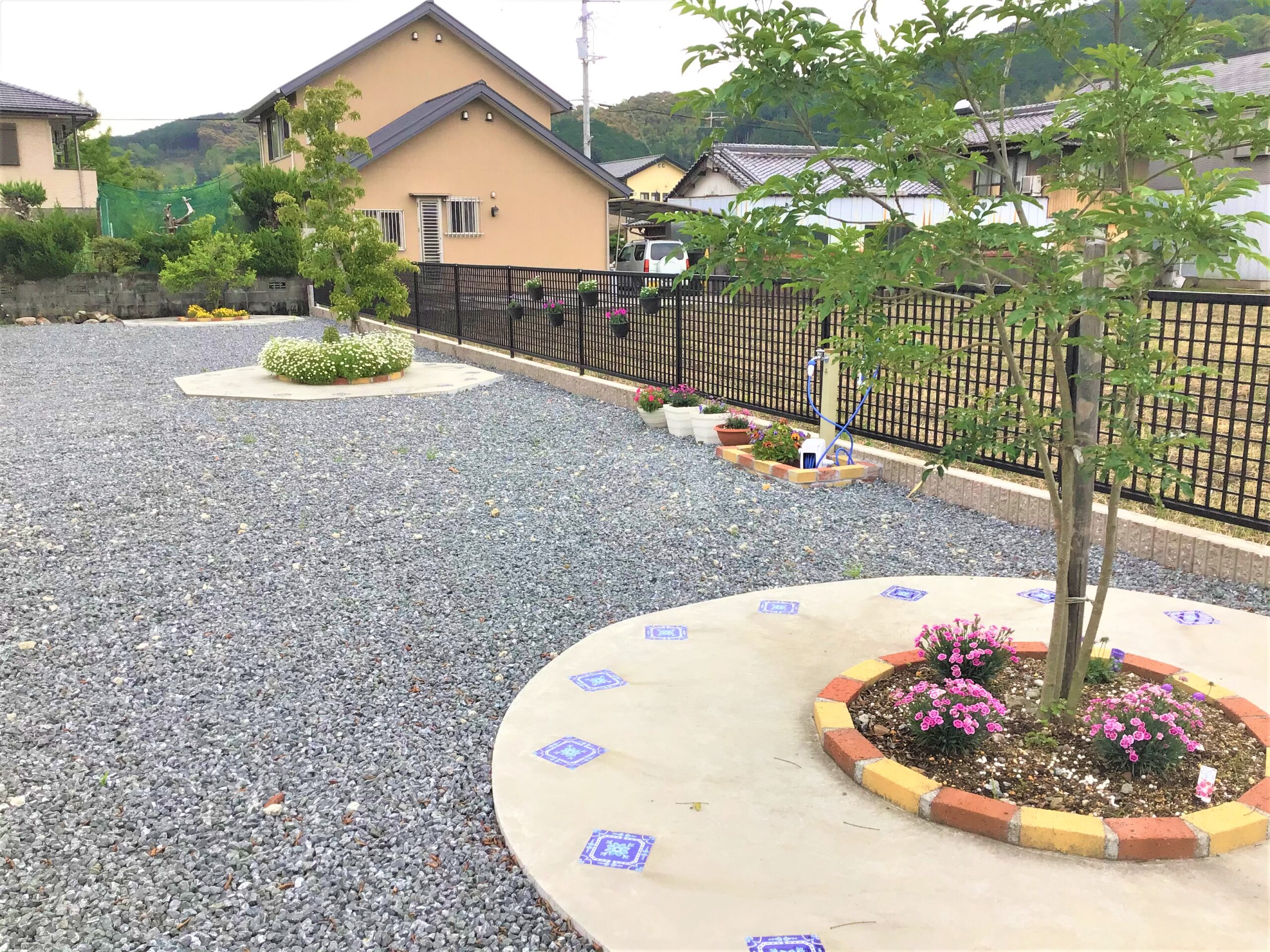 佐川町Y様邸植木レンガサークル